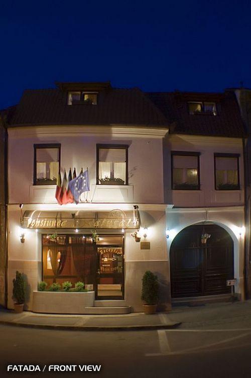 Natural Hotel 3*